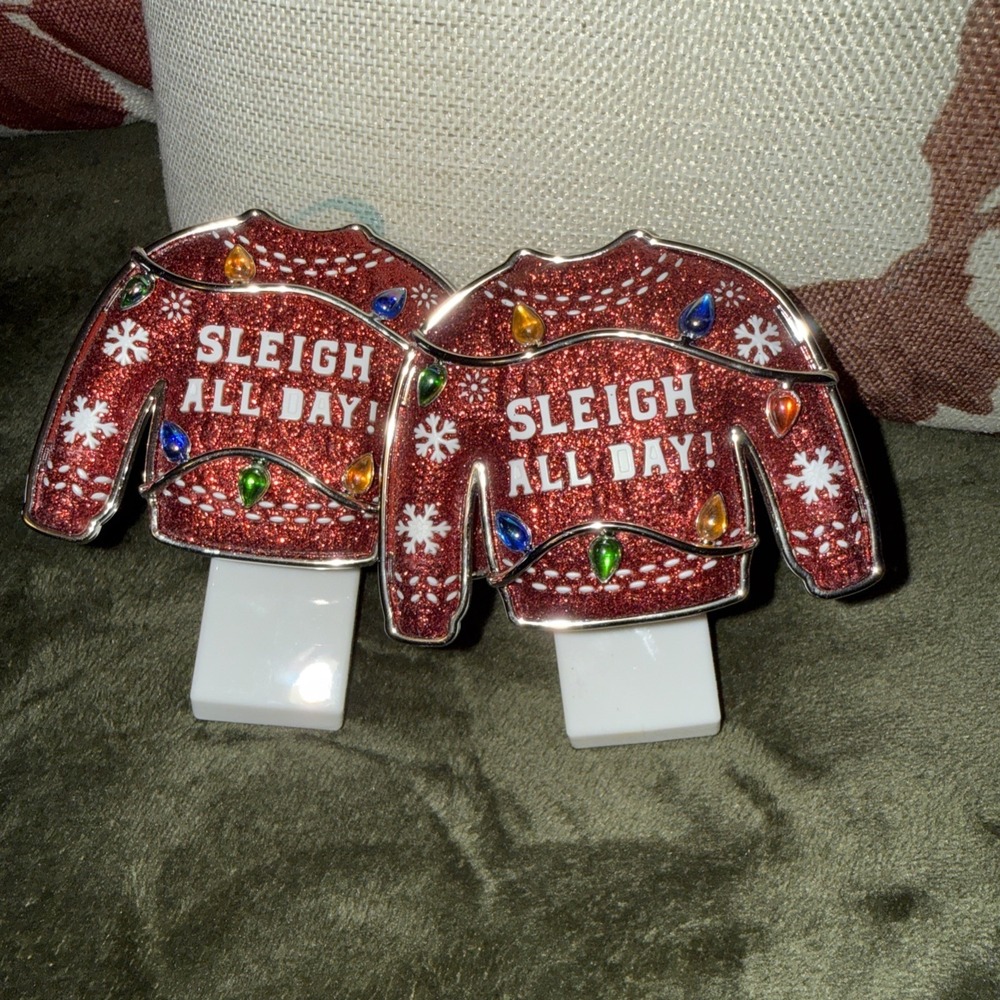 Bath & Body Works Wallflowers Christmas Lot Of 2 Sleigh All Day Sweater Lights
